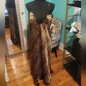 Leopard slip size Large